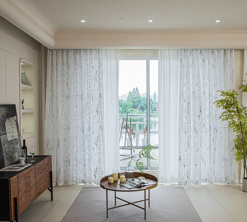 Doli FabricWindow ekrāns ar lotosa un sudraba foliju