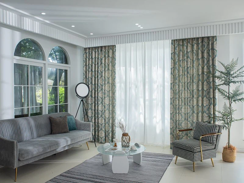 Golden Thread Eiropas ziedu aizkaru audums